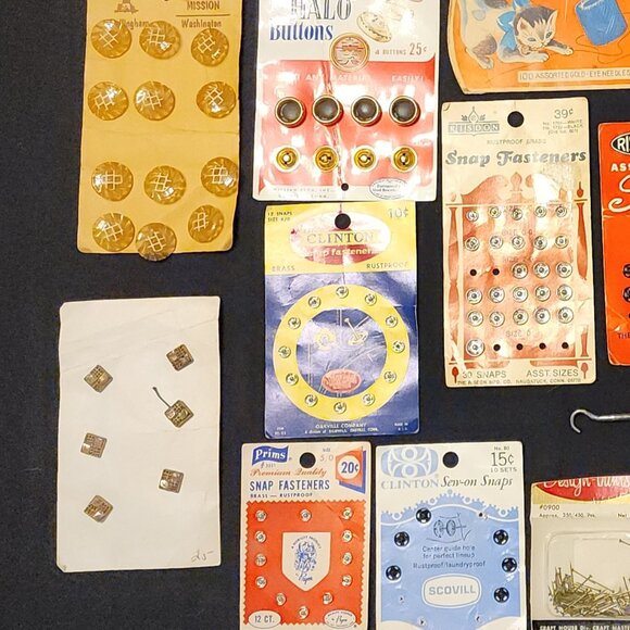 Antique ~ Vintage Lot Sewing Notions ~ Supplies ~ Needles ~ Buttons ~ Snaps - Picture 2 of 16